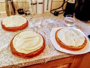 Sliced sponge cake filled with pistachio cream